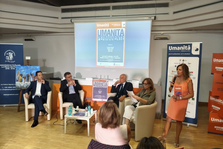 da sinistra: Matteo Ieva, Renato Nitti, Umberto Fratino e Loredana Ficarelli. <span>Foto Adriana Fabrizio</span>