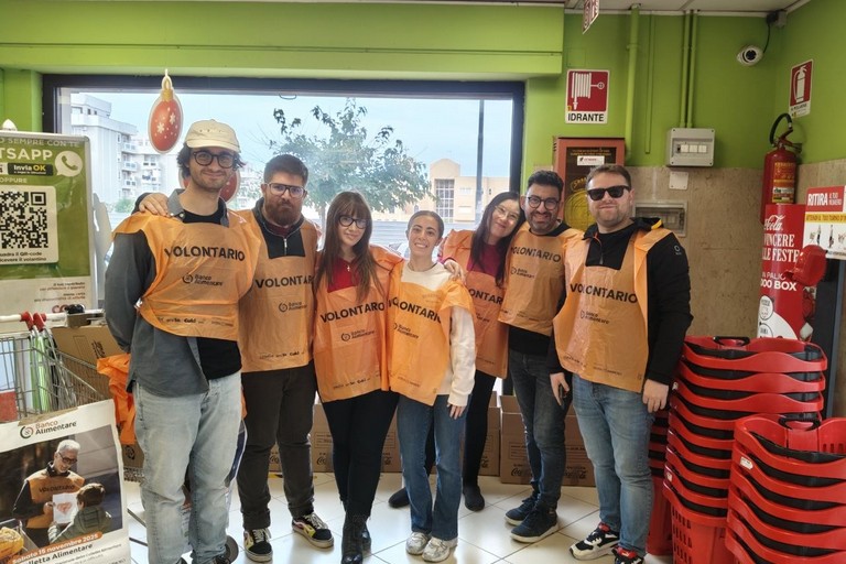 Volontari del Banco Alimentare. <span>Foto Adriana Fabrizio</span>
