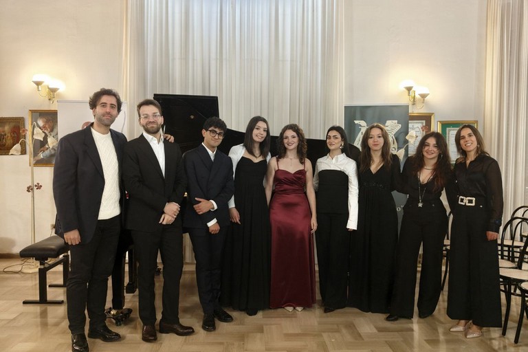 Alfonso Soldano e la sua classe di allievi. <span>Foto Adriana Fabrizio</span>