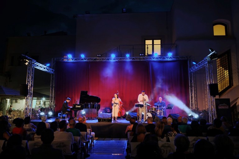 Sara Rotunno e il suo ensemble musicale. <span>Foto Adriana Fabrizio</span>