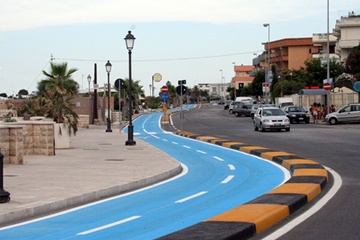 Pista ciclabile sul Lungomare di Trani