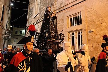 Trani, venerdì santo - processione della Madonna Addolorata