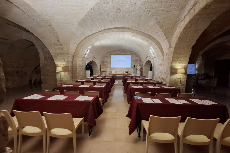 ’Arte del Protocollo e dell’Accoglienza Istituzionale: a Trani il corso di formazione “Il Cerimoniale nella Pubblica Amministrazione”