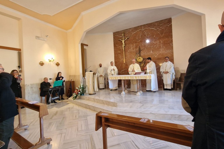 In preghiera per San Francesco di Sales, patrono dei giornalisti. <span>Foto Ida Vinella</span>