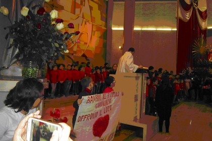 esibizione per Santa Lucia nella parrocchia Angeli Custodi