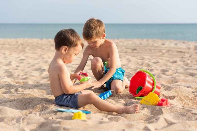 Bambini spiaggia