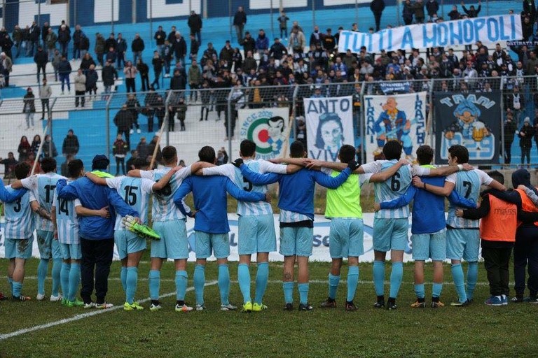 Tifosi invitano a gremire il Veneziani di Monopoli