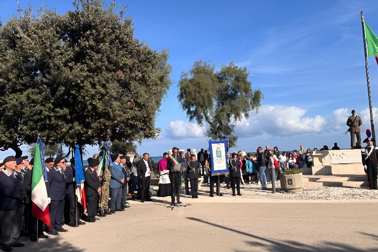 Trani Celebra il 4 Novembre (Foto del 2024). <span>Foto Tonino Lacalamita</span>