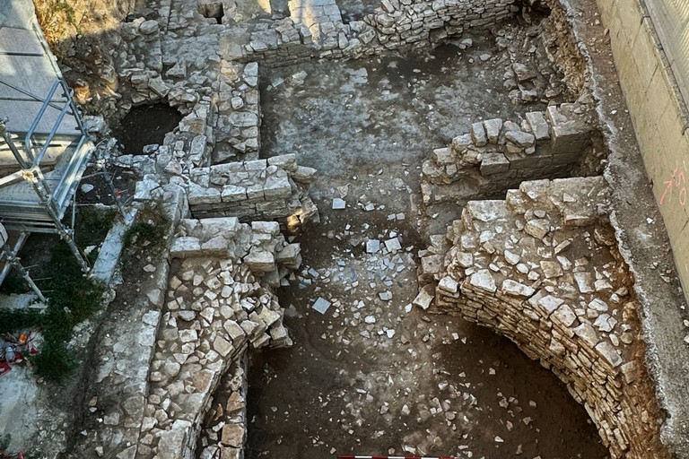 Trani, Palazzo Carcano apre alla città: visite guidate tra archeologia e storia