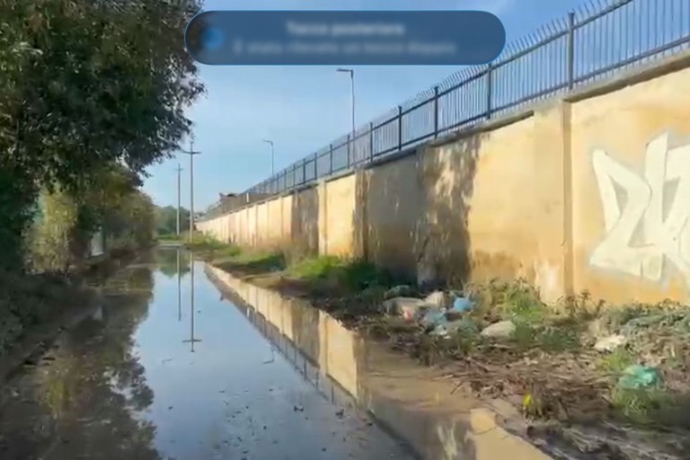 Trani, degrado sotto la Caserma: 