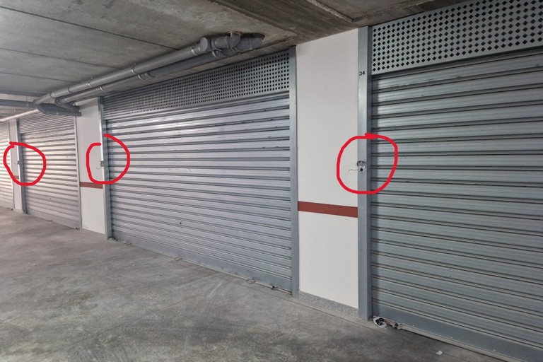 «Abbiamo paura»: l’escalation di furti a Trani passa da via Tolomeo alla notte di via Pugliese, città sotto assedio