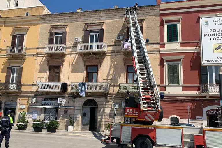 Via Imbriani - Caduta calcinacci