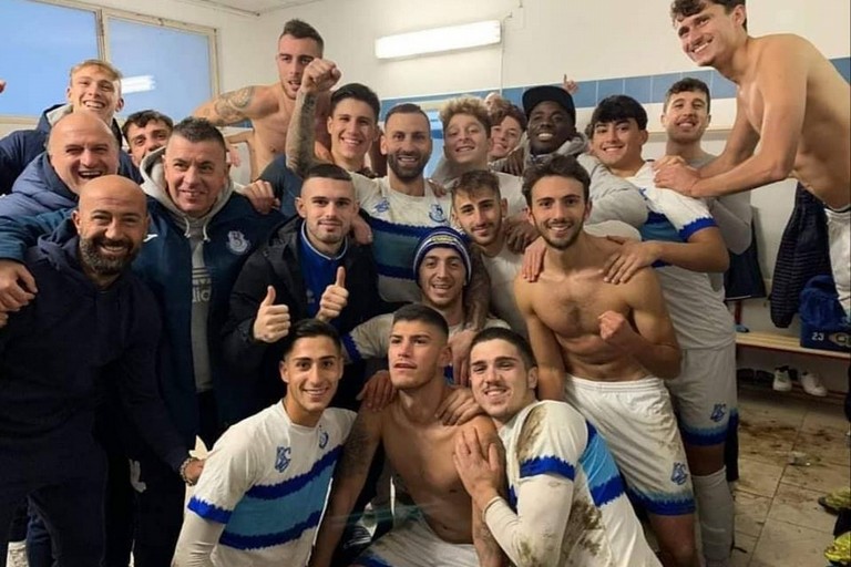 Vigor Trani festeggia vittoria ad Altamura