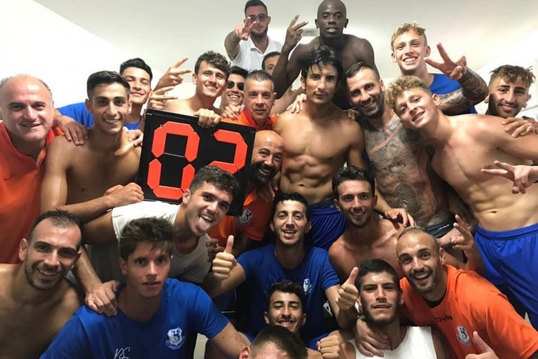 Vigor Trani festeggia vittoria ad Otranto