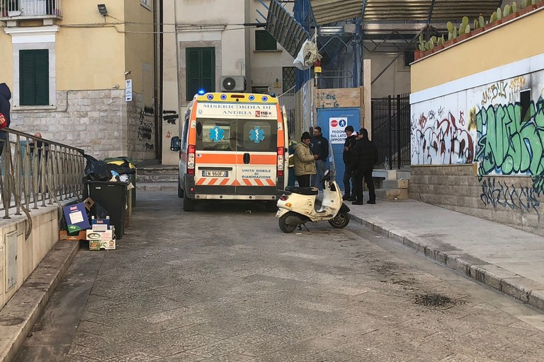 Accoltellamento in piazza Teatro