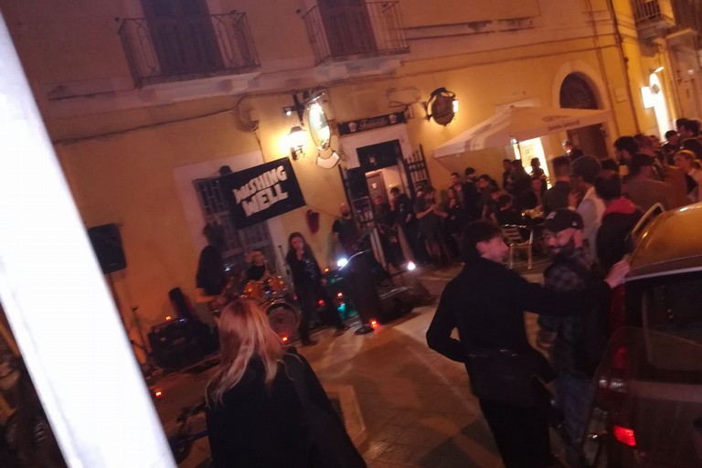 Locale in via Imbriani