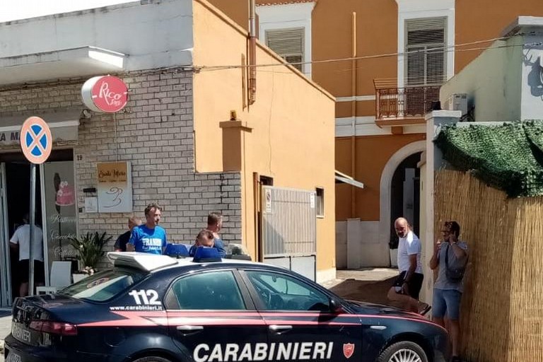 Carabinieri in piazza Indipendenza