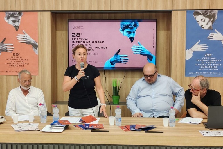 Bentornato “Castel dei mondi”: una Finestra sul Cortile