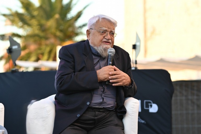 Enzo Bianchi in un suo intervento ai Dialoghi di Trani. <span>Foto Archivio Web Dialoghi di Trani</span>